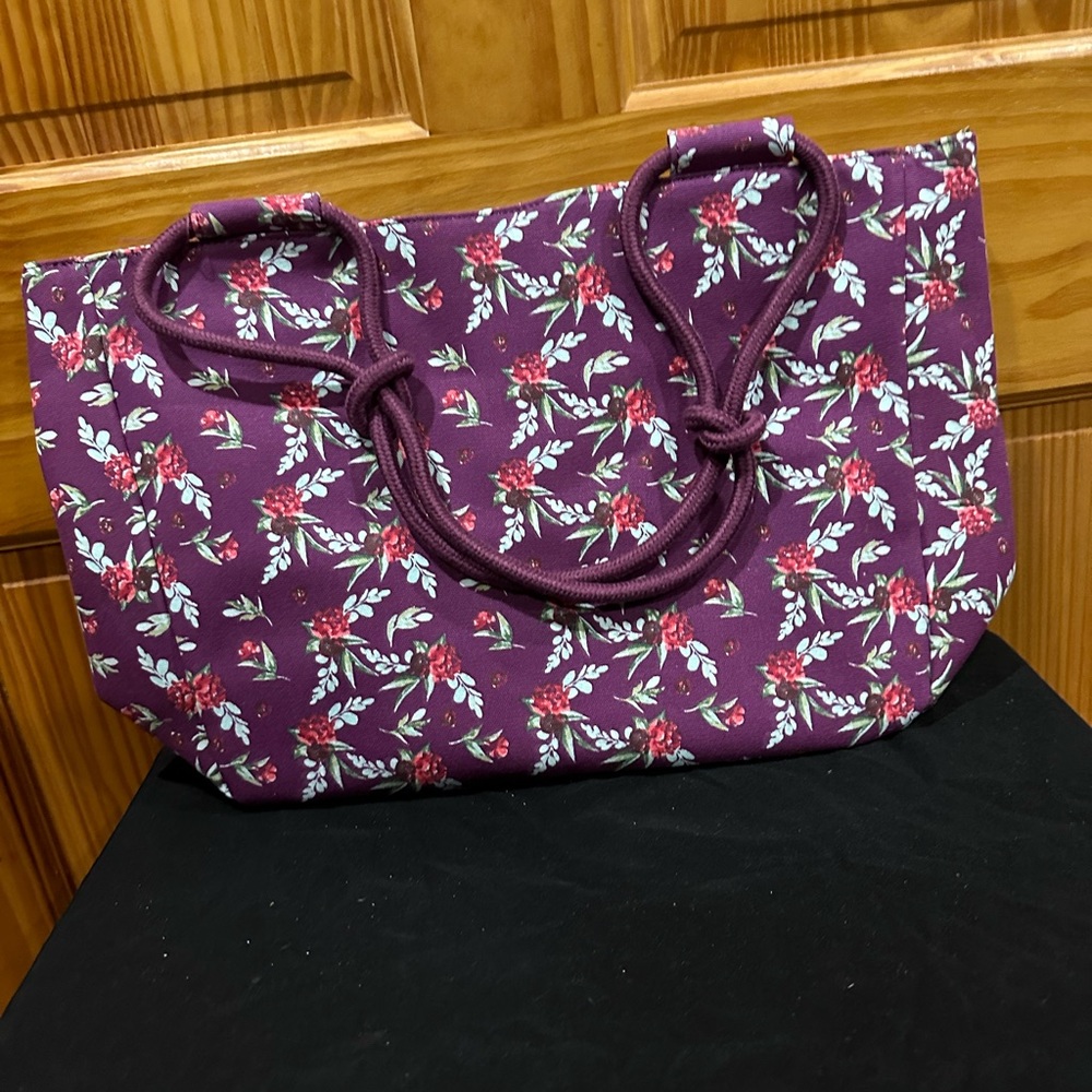 Cranberry Floral Farmhouse Classic Bag